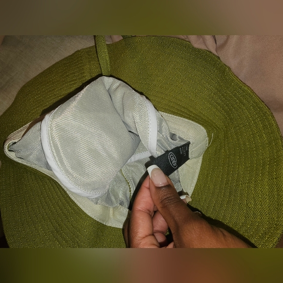 Beautiful Green Bucket Hat Gently Used - Picture 13 of 14